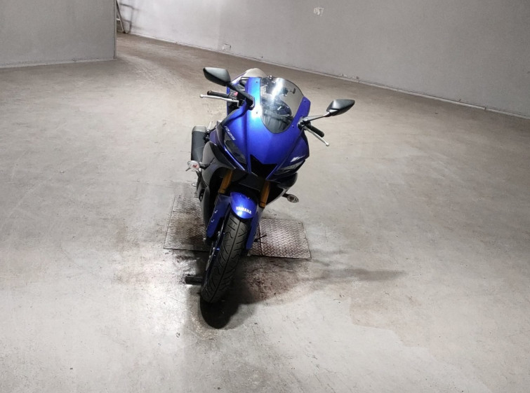 Мотоцикл Yamaha YZF-R25 с пробегом 1024 km