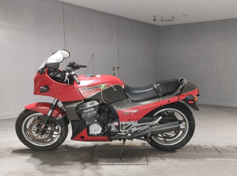 Мотоцикл Kawasaki GPZ750R з пробігом 2773 km