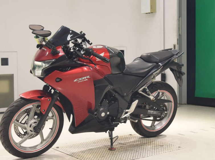 Мотоцикл Honda CBR250R с пробегом 42878 km