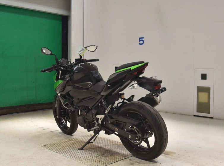 Мотоцикл Kawasaki Z400 з пробігом 28409 km