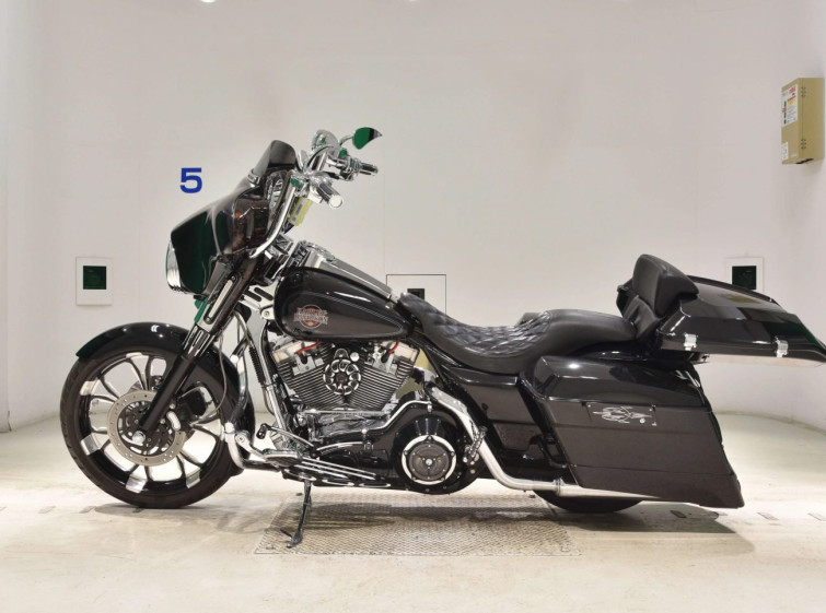 Мотоцикл HD SREET GLIDE FLHX1450 с пробегом 44006 km