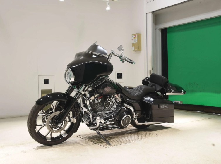 Мотоцикл HD SREET GLIDE FLHX1450 с пробегом 44006 km