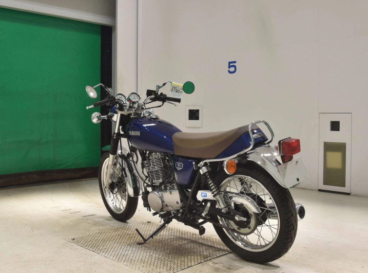 Мотоцикл Yamaha SR400 с пробегом 1931 km