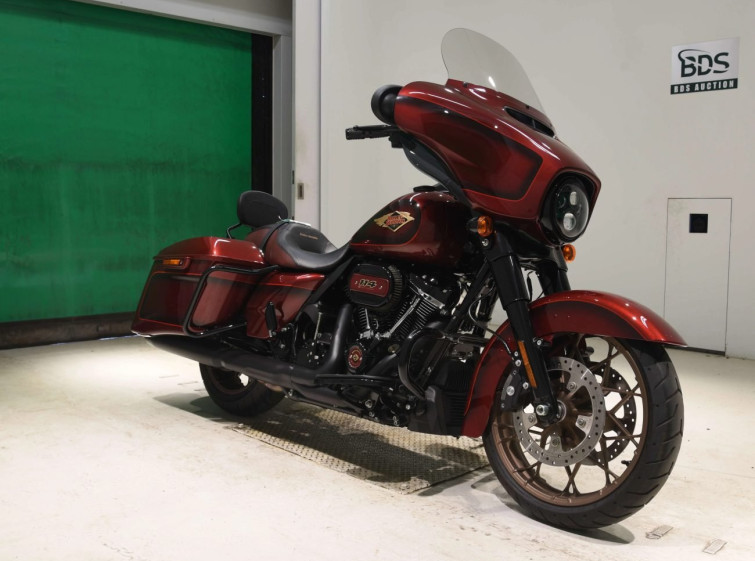 Мотоцикл HD STREET GLIDE FLHXS1870 с пробегом 1653 km