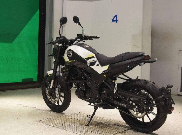 Мотоцикл Benelli LEONCINO 250