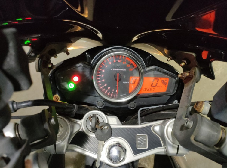 Мотоцикл Suzuki GSR250 с пробегом 19357 km