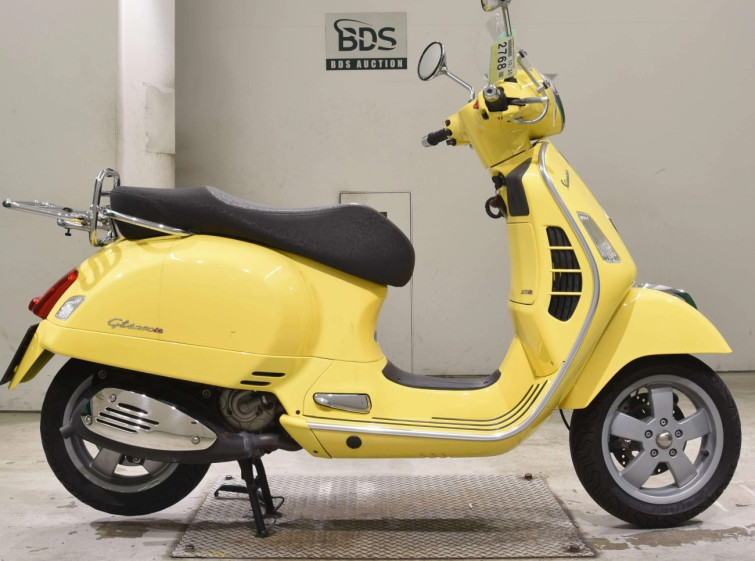 Мотоцикл Vespa GTS250IE з пробігом 12240 km