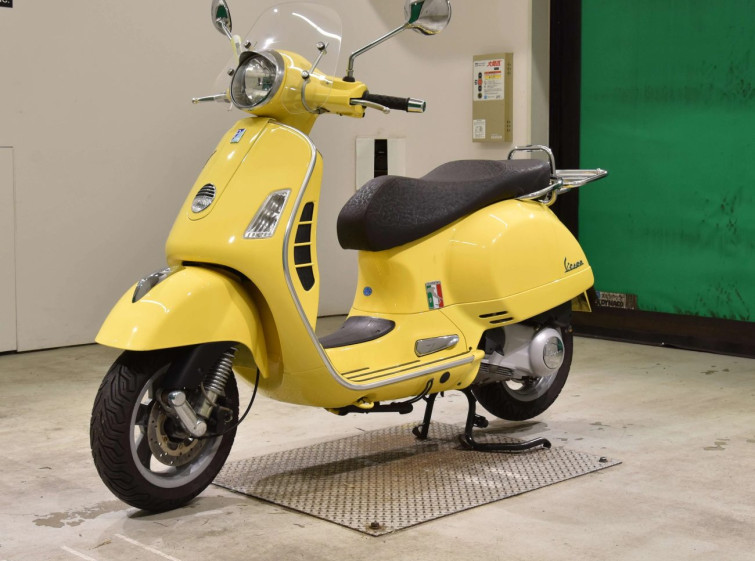 Мотоцикл Vespa GTS250IE з пробігом 12240 km