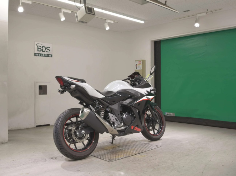 Мотоцикл Suzuki GSX250R з пробігом 18633 km