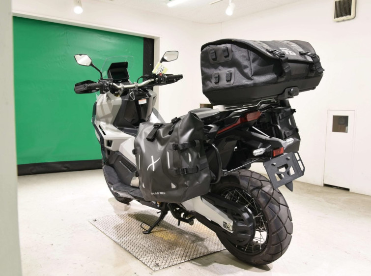 Мотоцикл Honda X-ADV750-2 с пробегом 2758 km