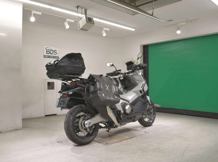 Мотоцикл Honda X-ADV750-2 с пробегом 2758 km