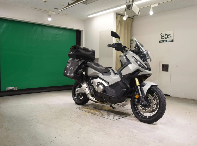 Мотоцикл Honda X-ADV750-2 с пробегом 2758 km