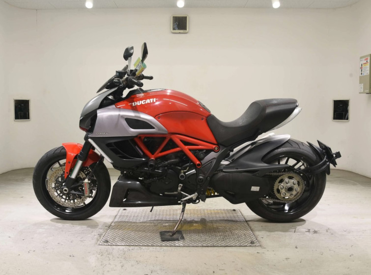 Мотоцикл Ducati DIAVEL с пробегом 8958 km