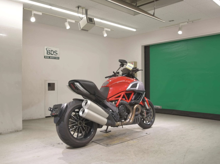 Мотоцикл Ducati DIAVEL с пробегом 8958 km