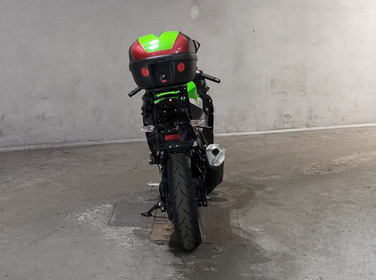 Мотоцикл Kawasaki NINJA400 с пробегом 11842 km