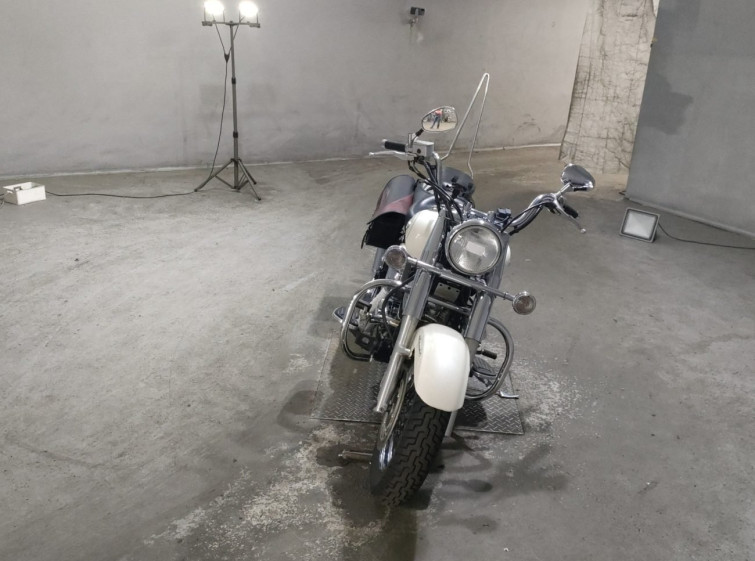 Мотоцикл Yamaha DRAGSTAR XVS400 CLASSIC с пробегом 18500 km