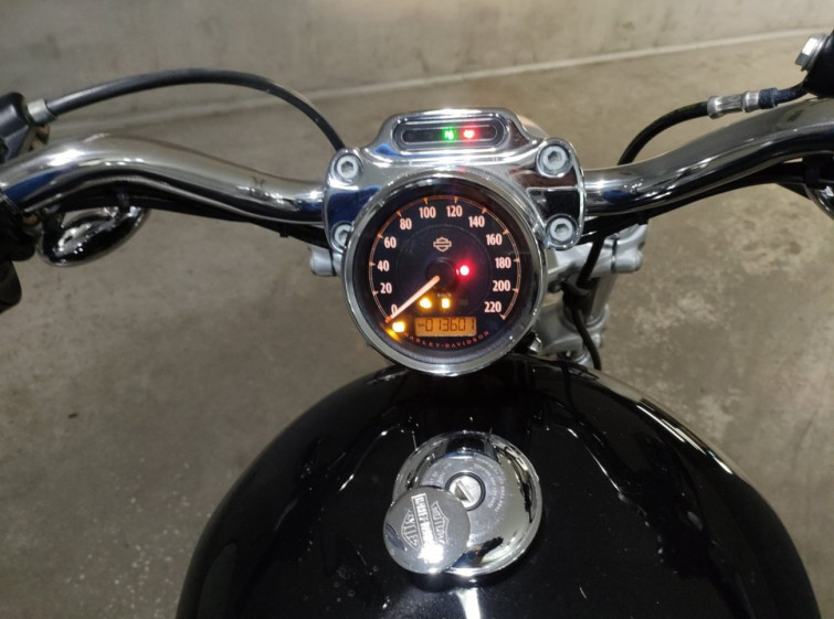 Мотоцикл HD SPORTSTER CUSTOM XL1200C з пробігом 13601 km