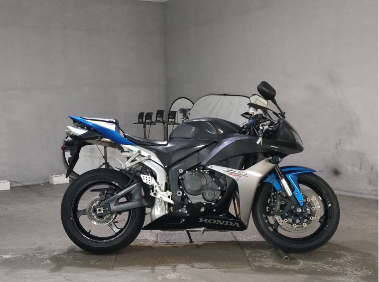 Мотоцикл Honda CBR600RR с пробегом 25513 km