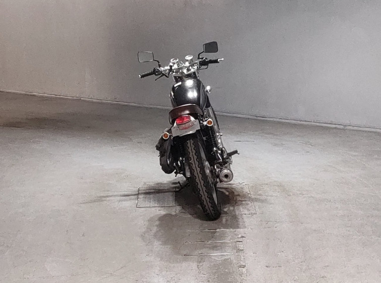 Мотоцикл Yamaha SR400 с пробегом 2569 km