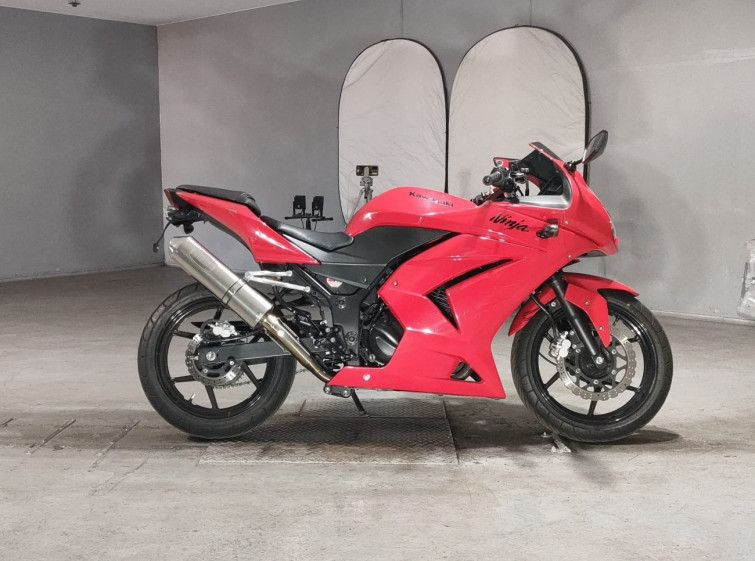 Мотоцикл Kawasaki NINJA250R з пробігом 24916 km