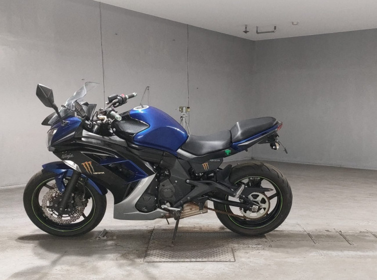 Мотоцикл Kawasaki NINJA400 з пробігом 14374 km