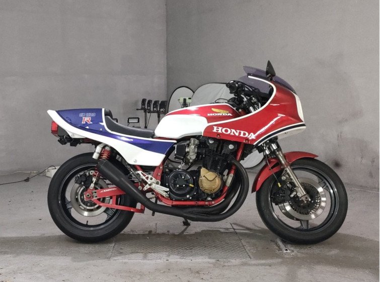 Мотоцикл Honda CB1100R с пробегом 3952 km