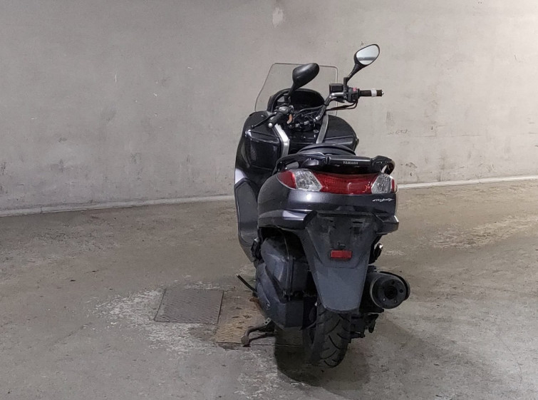 Мотоцикл Yamaha MAJESTY250