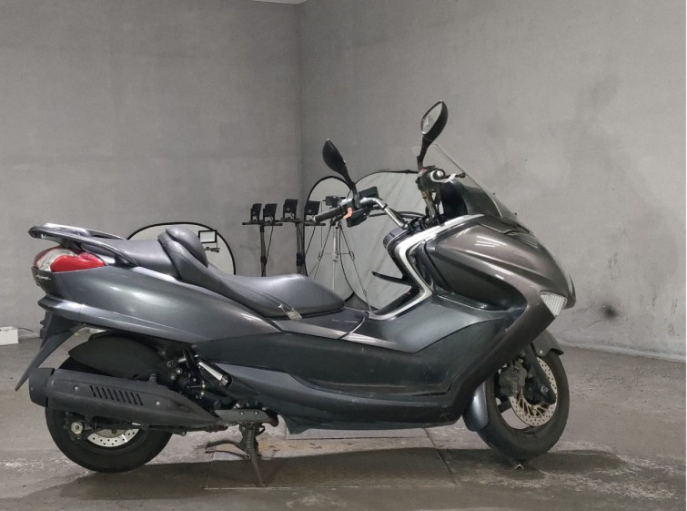 Мотоцикл Yamaha MAJESTY250