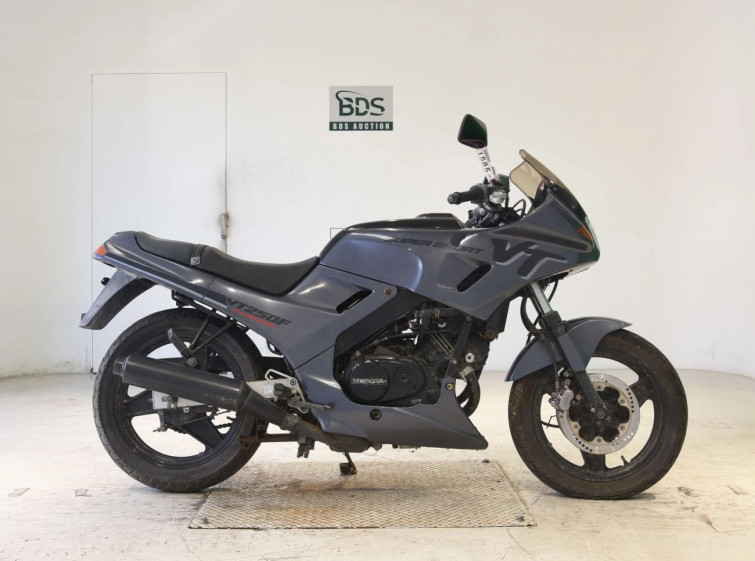 Мотоцикл Honda VT250FH с пробегом 11520 km