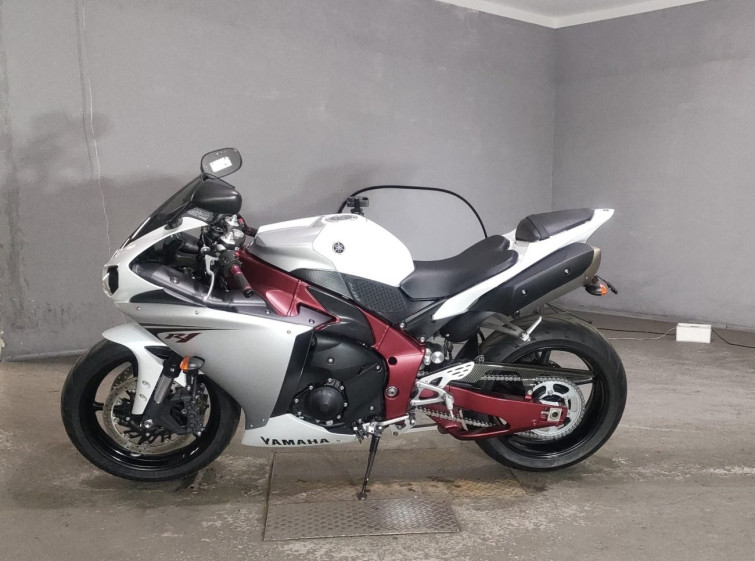 Мотоцикл Yamaha YZF-R1 з пробігом 12485 km