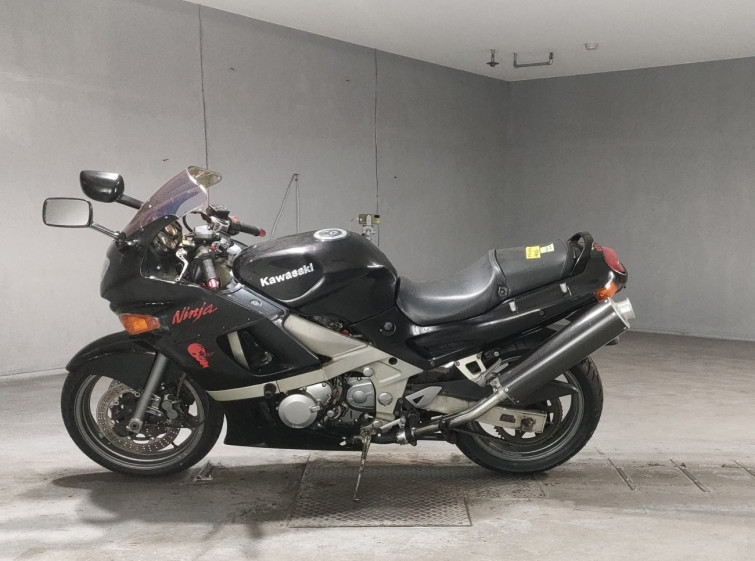 Мотоцикл Kawasaki ZZ-R400 з пробігом 39189 km