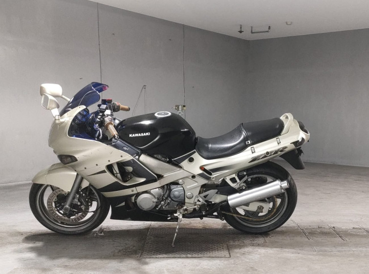 Мотоцикл Kawasaki ZZ-R400 с пробегом 52599 km