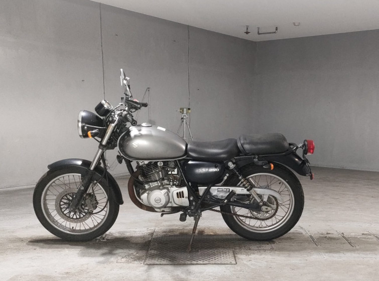 Мотоцикл Suzuki ST250 з пробігом 35195 km