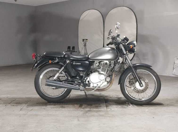 Мотоцикл Suzuki ST250 з пробігом 35195 km