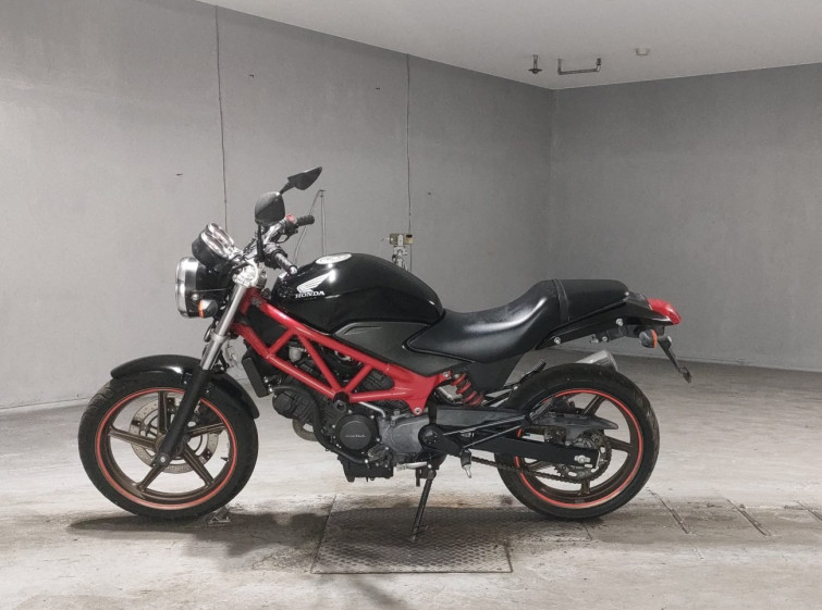 Мотоцикл Honda VTR250 с пробегом 53086 km