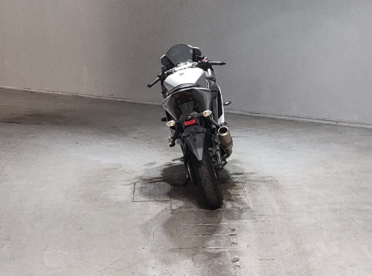 Мотоцикл Yamaha YZF-R25 с пробегом 25854 km
