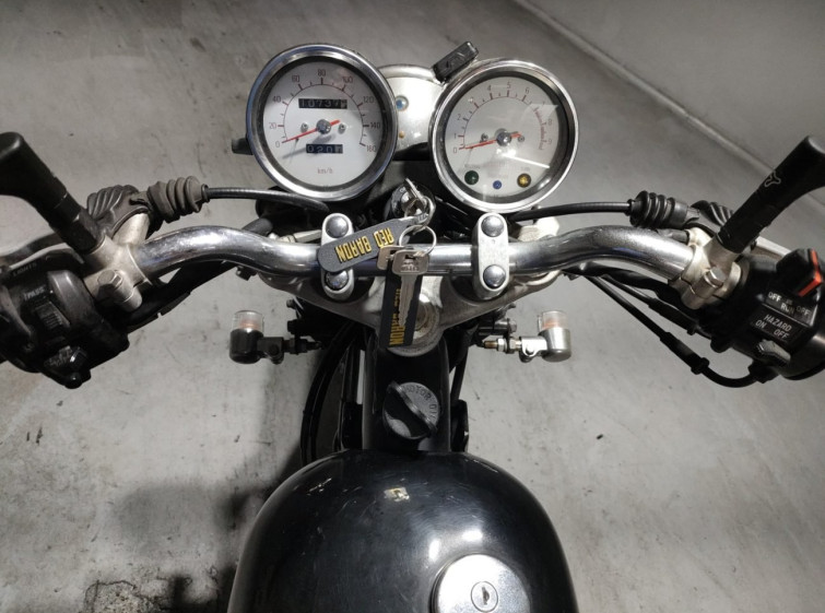 Мотоцикл Yamaha SR400 с пробегом 10737 km
