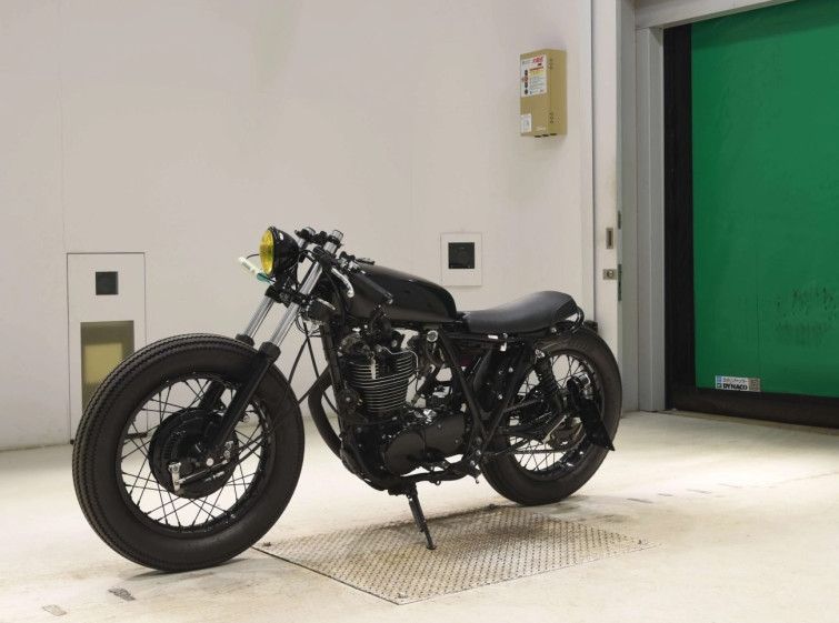 Мотоцикл Yamaha SR400-2 с пробегом 867 km