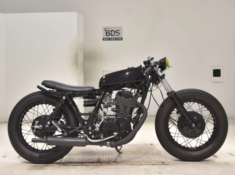 Мотоцикл Yamaha SR400-2 с пробегом 867 km