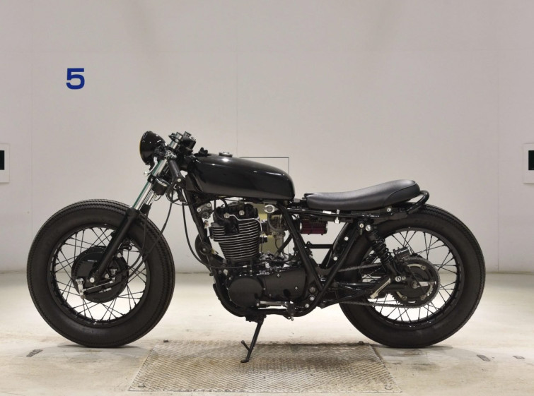 Мотоцикл Yamaha SR400-2 с пробегом 867 km