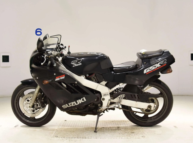 Мотоцикл Suzuki GSX-R400 с пробегом 26887 km