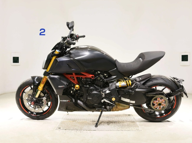 Мотоцикл Ducati DIAVEL 1260S с пробегом 5841 km