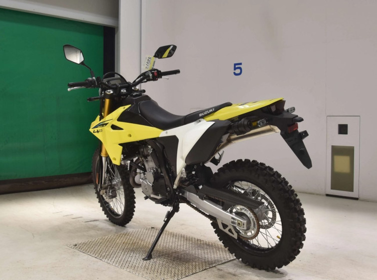 Мотоцикл Suzuki DR-Z4S с пробегом 805 km