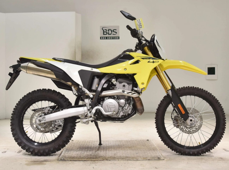 Мотоцикл Suzuki DR-Z4S с пробегом 805 km