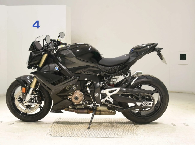 Мотоцикл BMW S1000R з пробігом 2331 km