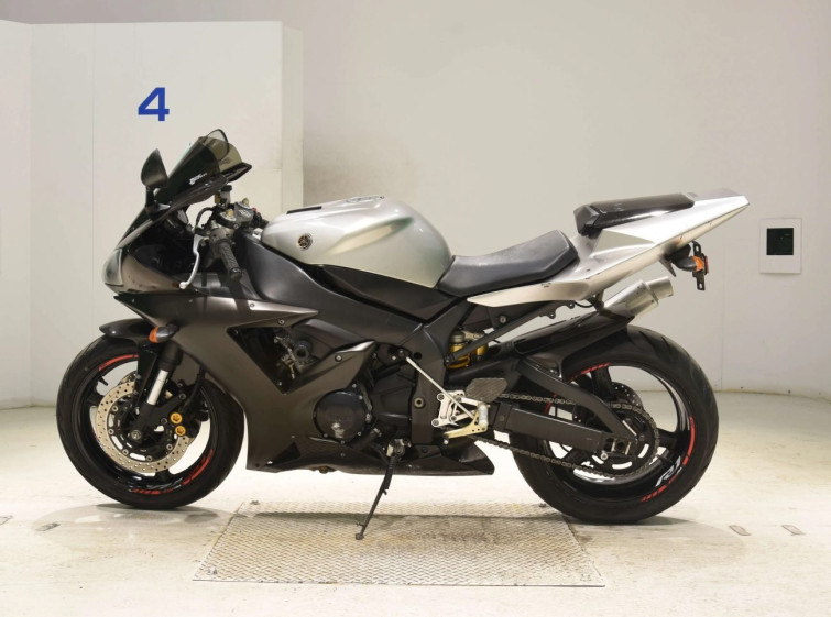 Мотоцикл Yamaha YZF-R1 з пробігом 100836 km