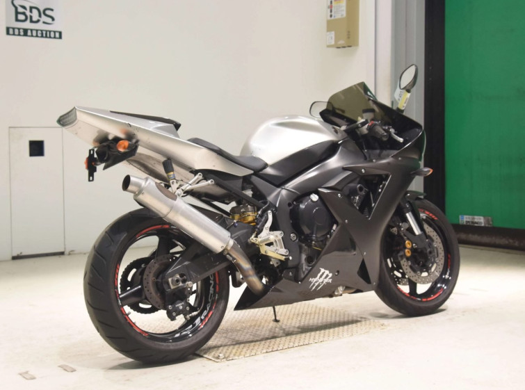 Мотоцикл Yamaha YZF-R1 з пробігом 100836 km