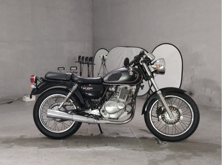 Мотоцикл Suzuki ST250E з пробігом 39047 km