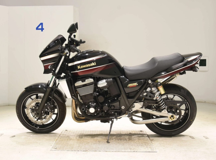 Мотоцикл Kawasaki ZRX1200 DAEG с пробегом 3958 km