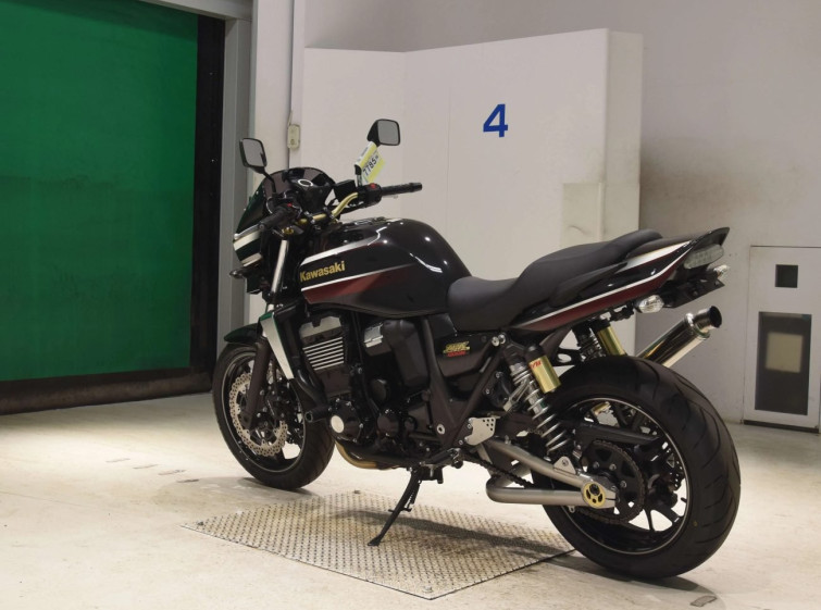 Мотоцикл Kawasaki ZRX1200 DAEG с пробегом 3958 km